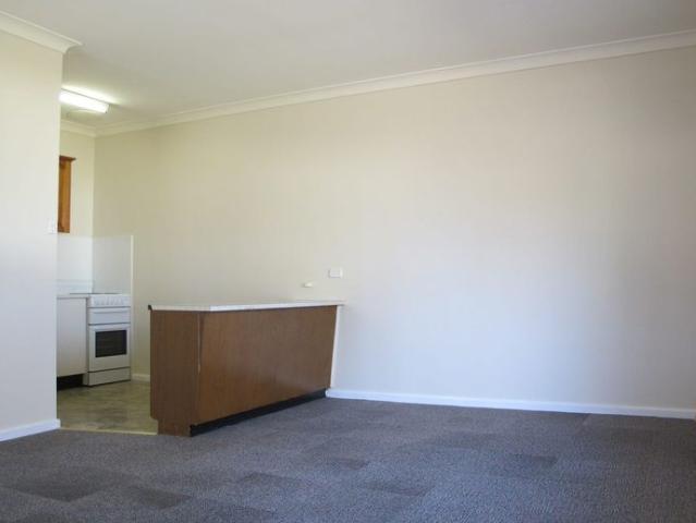 One Bedroom Unit Close to the CBD