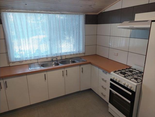 ONE BEDROOM UNIT CLOSE TO TOWN