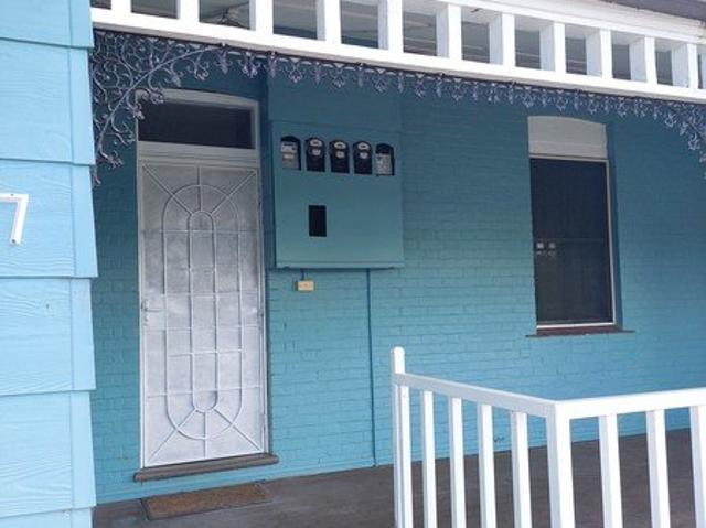 ONE BEDROOM UNIT CLOSE TO TOWN