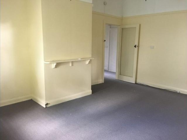 ONE BEDROOM UNIT CLOSE TO TOWN