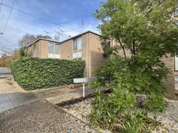 ONE BEDROOM UNIT IN NEWTOWN LOCATION