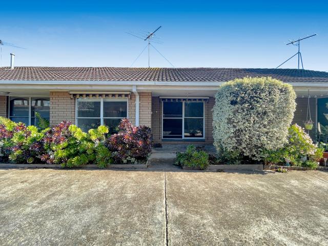One Bedroom Unit in a Superb Location