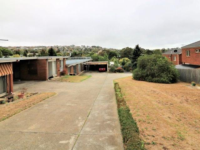 One bedroom unit in convenient location