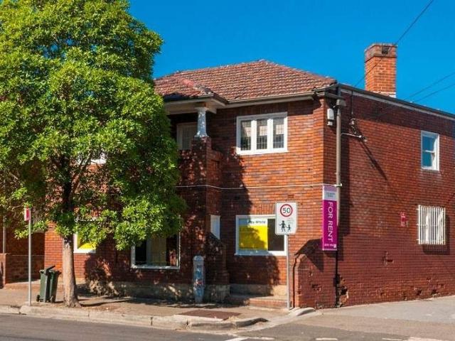 One bedroom unit in convenient location