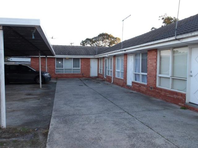 One bedroom unit in convenient location