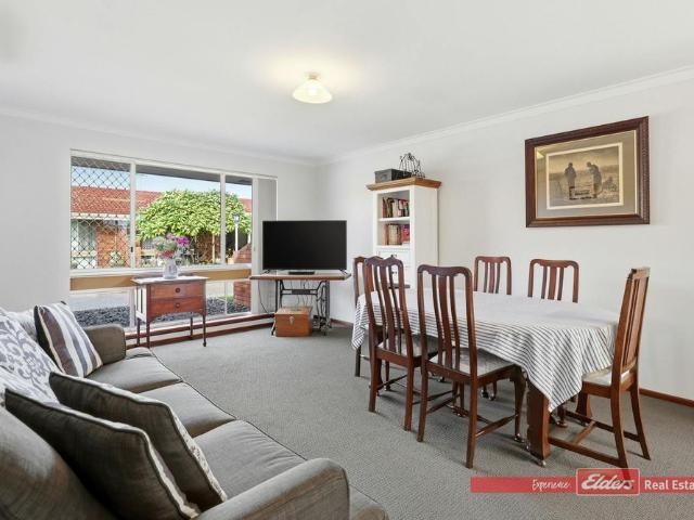 One Bedroom Unit in Great Complex!