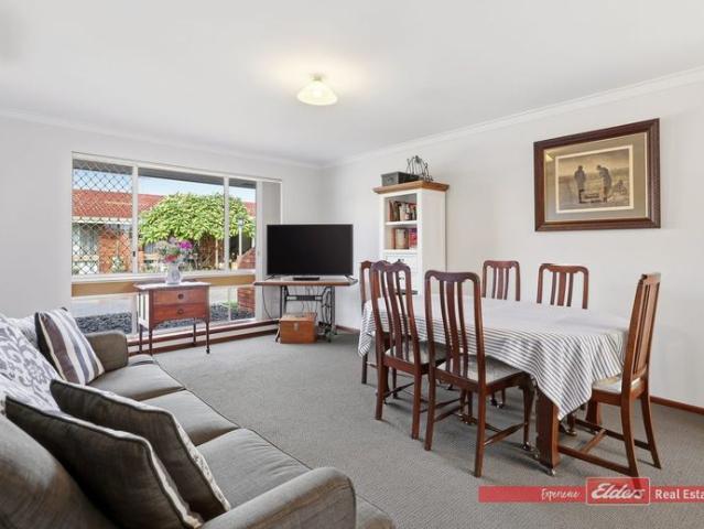 One Bedroom Unit in Great Complex!