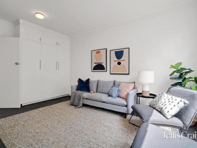 One Bedroom Unit in Prime Location!