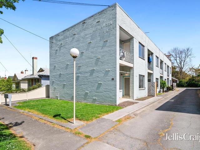 One Bedroom Unit in Prime Location!