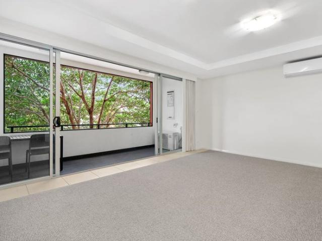 One Bedroom Unit in the heart of Cook Hill