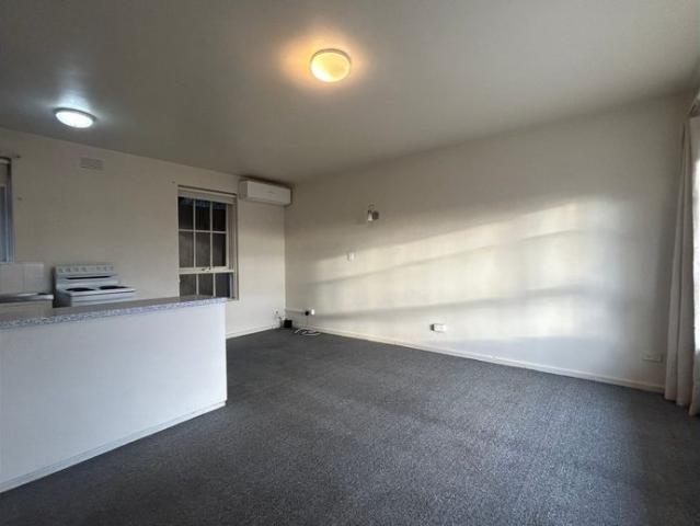 One bedroom unit in top location!