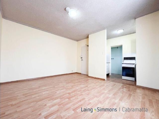 ONE BEDROOM UNIT SITUATED ON GROUND FLOOR