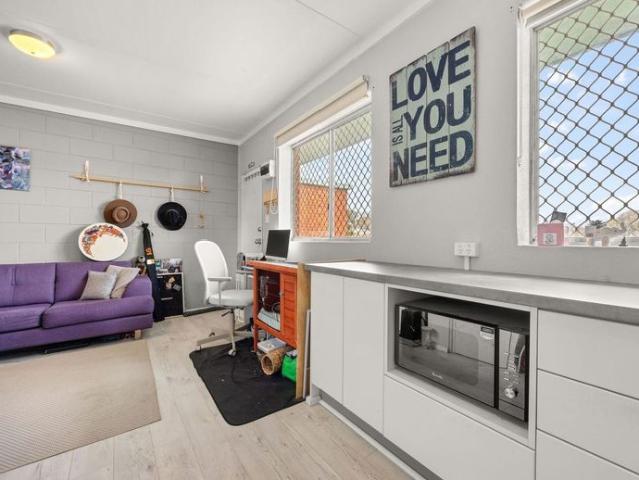 One Bedroom Unit with allocated Carport