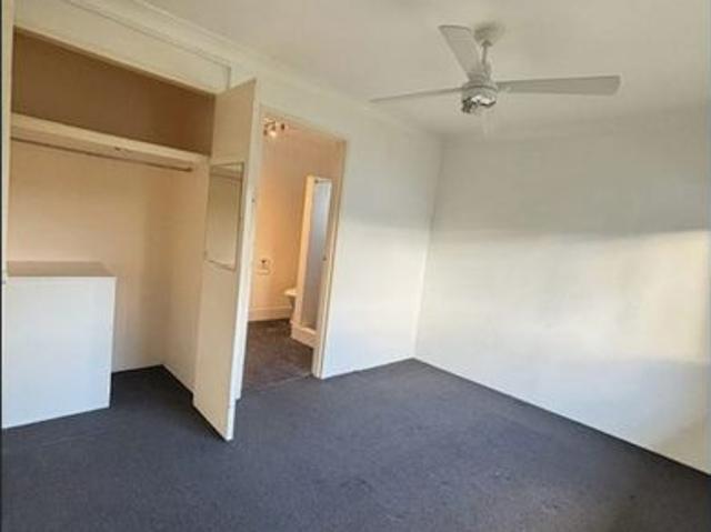 One bedroom unit with ocean views + UTILITIES INCLUDED