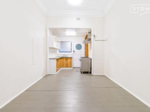 One bedroom unit with Off Street Parking