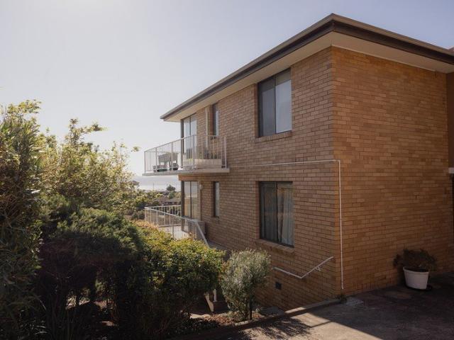 One Bedroom Unit with Stunning Views and Low Maintenance Living