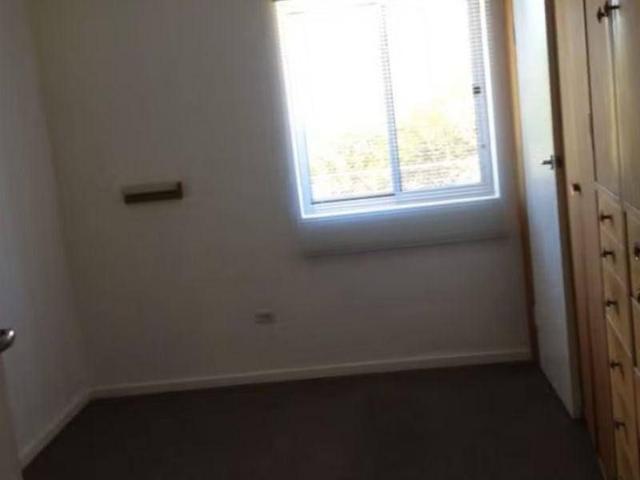Minutes to Burnside Village & Norwood, Great & Quiet Location