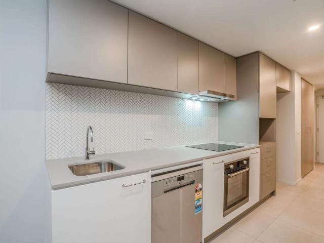 ONE BEDROOM WITH A LITTLE STUDY AREA IN BLACKDIAMOND