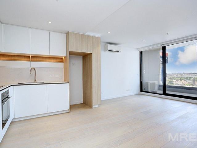 One Bedroom With Great Views!