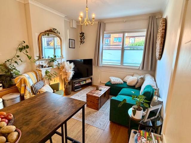 One bedroom with private garden