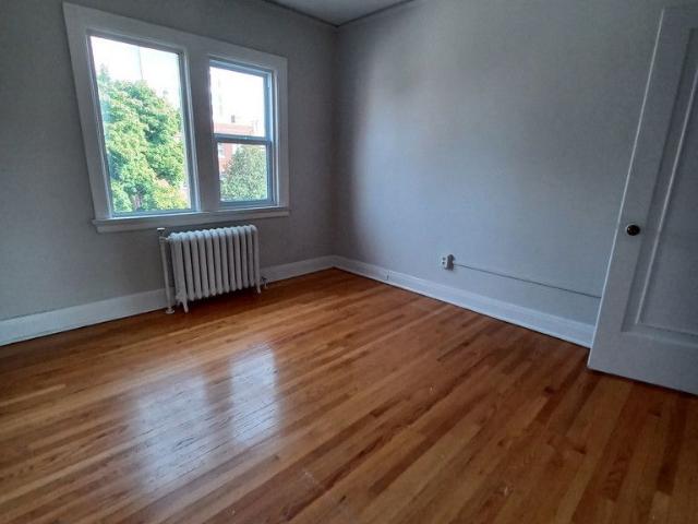 One Bedroom Apartment 686