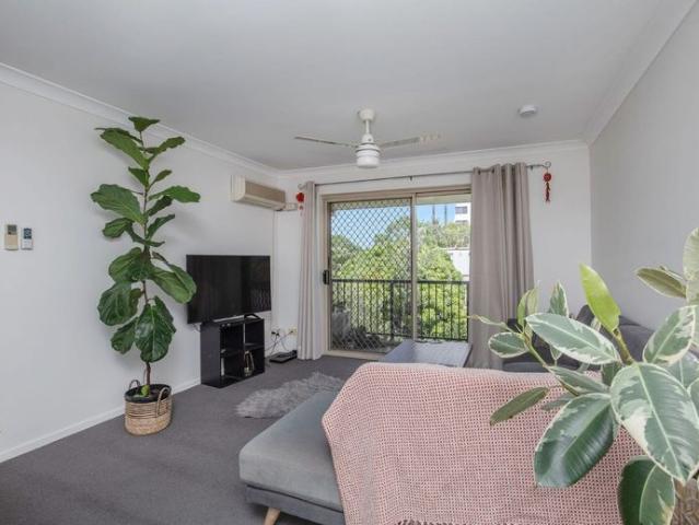One Bedroom Apartment Central Southport