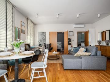 One bedroom apartment, Chmielna 24/15