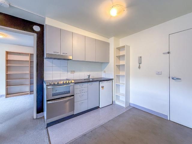 One Bedroom Apartment for Lease in Melbourne CBD