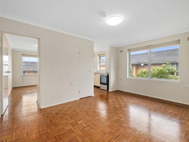 ONE BEDROOM APARTMENT IN CENTRAL LOCATION