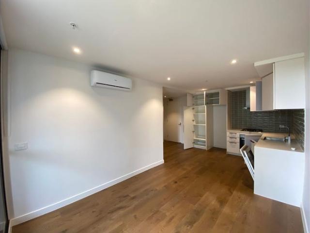 One Bedroom Apartment in Great Location!