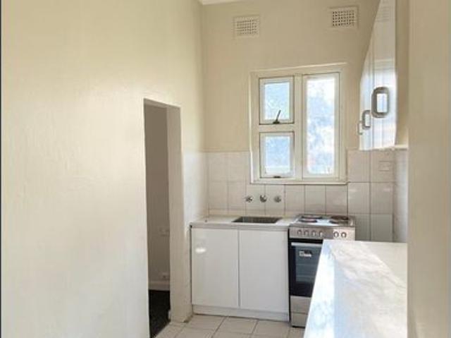 One Bedroom Apartment in Enmore!