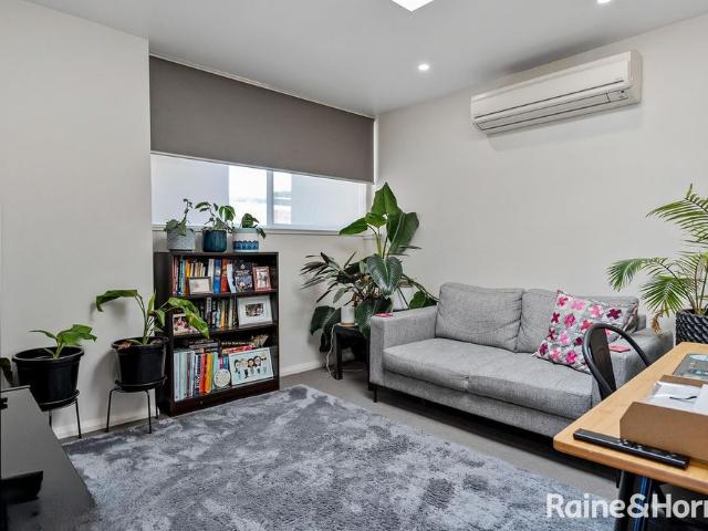 One bedroom apartment in fantastic location!