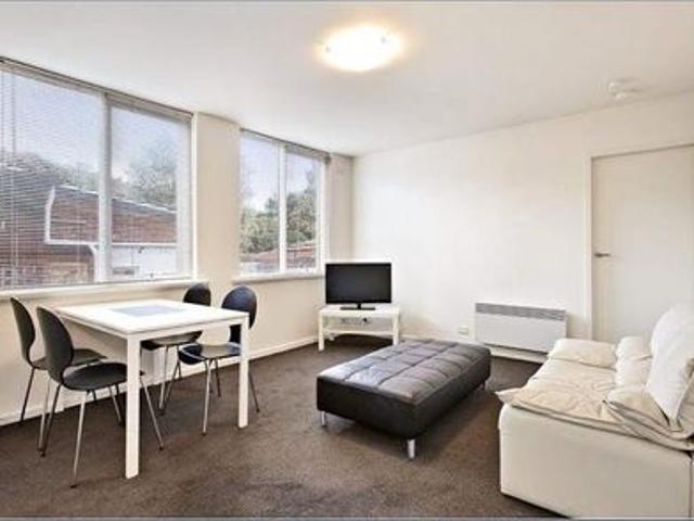 One Bedroom Apartment in Handy South Yarra Location