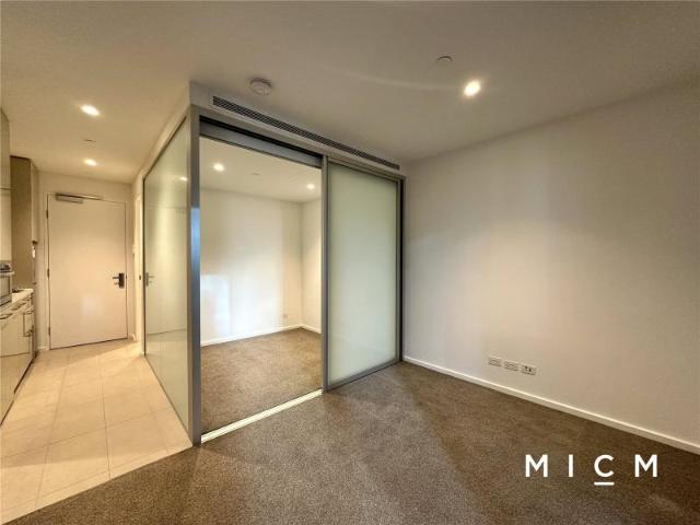 One Bedroom Apartment in Melbourne CBD For Rent