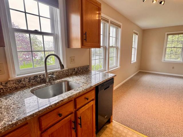 One Bedroom Apartment in Portsmouth| Walking Distance to Downtown | Off Street Parking