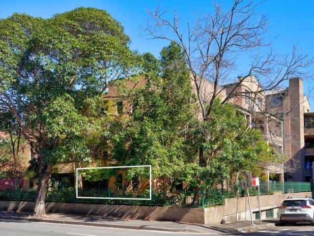 One bedroom apartment in Premier Location