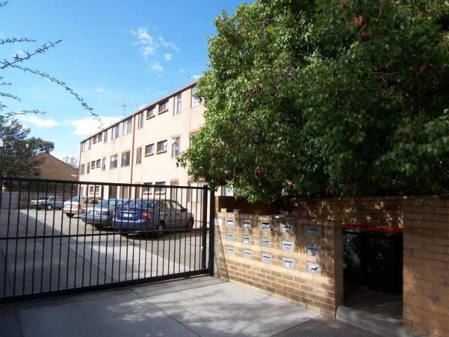 One Bedroom Apartment in Prime Location