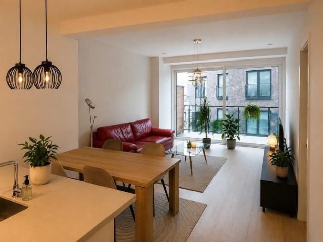 One bedroom apartment in residential, lively neighbourhood