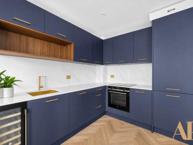 One Bedroom Apartment in the Clement Apartments