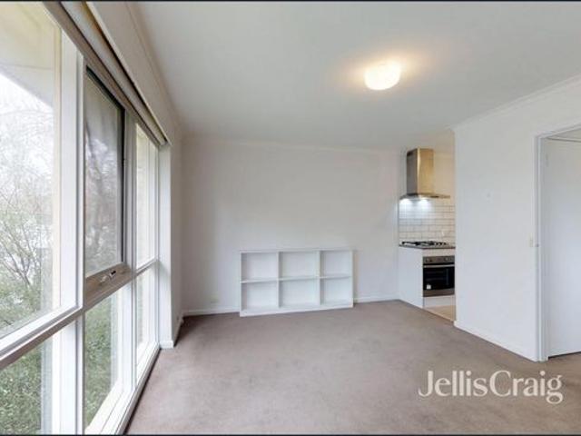One Bedroom Apartment in The Heart of South Yarra
