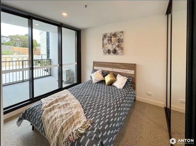One Bedroom Apartment in the Ivanhoe Gardens