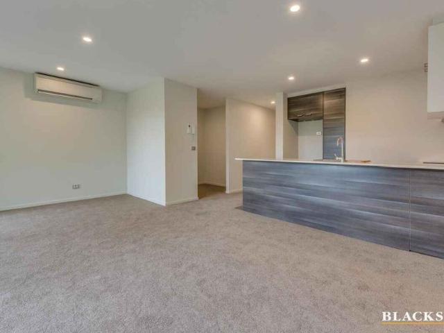 One Bedroom Apartment In The Jandura Apartment Complex with.