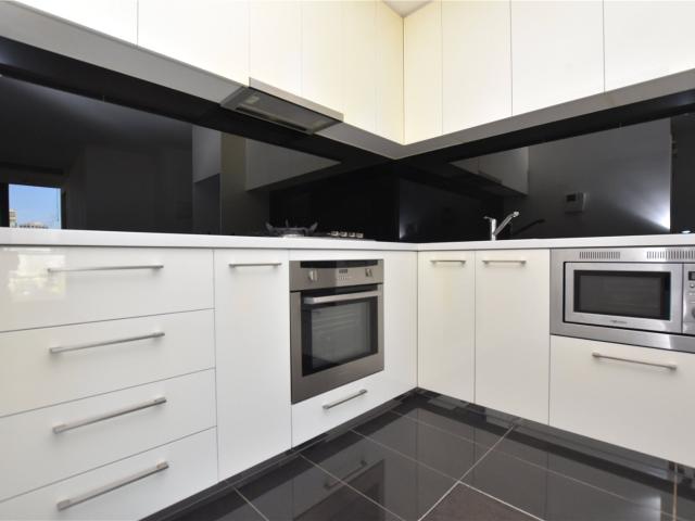 One Bedroom Apartment on 29th Floor!
