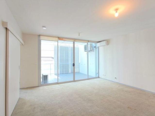 One bedroom apartment ON LEVEL 5