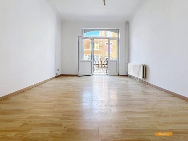 ONE BEDROOM APARTMENT + OFFICE SPACE