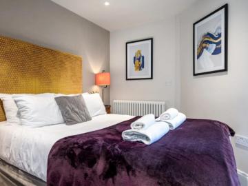 One Bedroom Apartment near BBC Bristol Has an Apartment