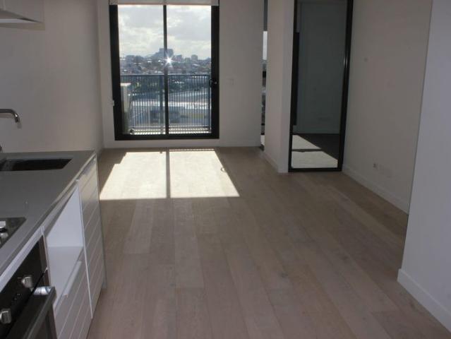 One bedroom apartment plus study