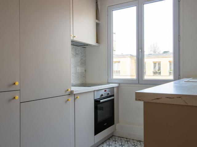 One bedroom apartment — quiet and bright, Paris Amsterdam Apartments for Rent