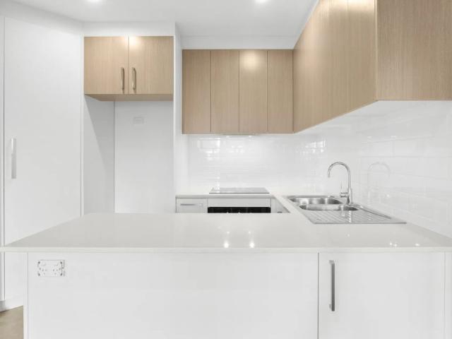 One bedroom apartment which oozes natural sun