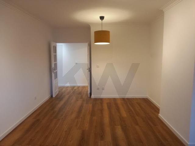 One bedroom apartment with 72.5m2 for rent in the Cavaleira neighborhood